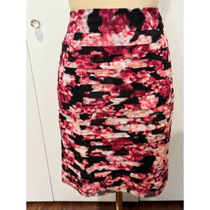 Women's White House Black Market Black Red tiered floral Pencil Skirt Size 14
